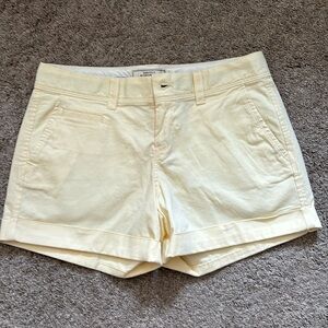 Women’s Old Navy Perfect 5” shorts. Size 6. Yellow
